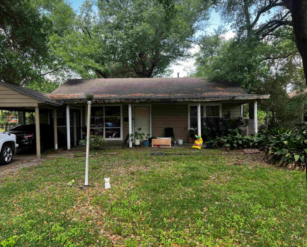 229 N PARKWAY DR, BEAUMONT, TX 77705, photo 1 of 2